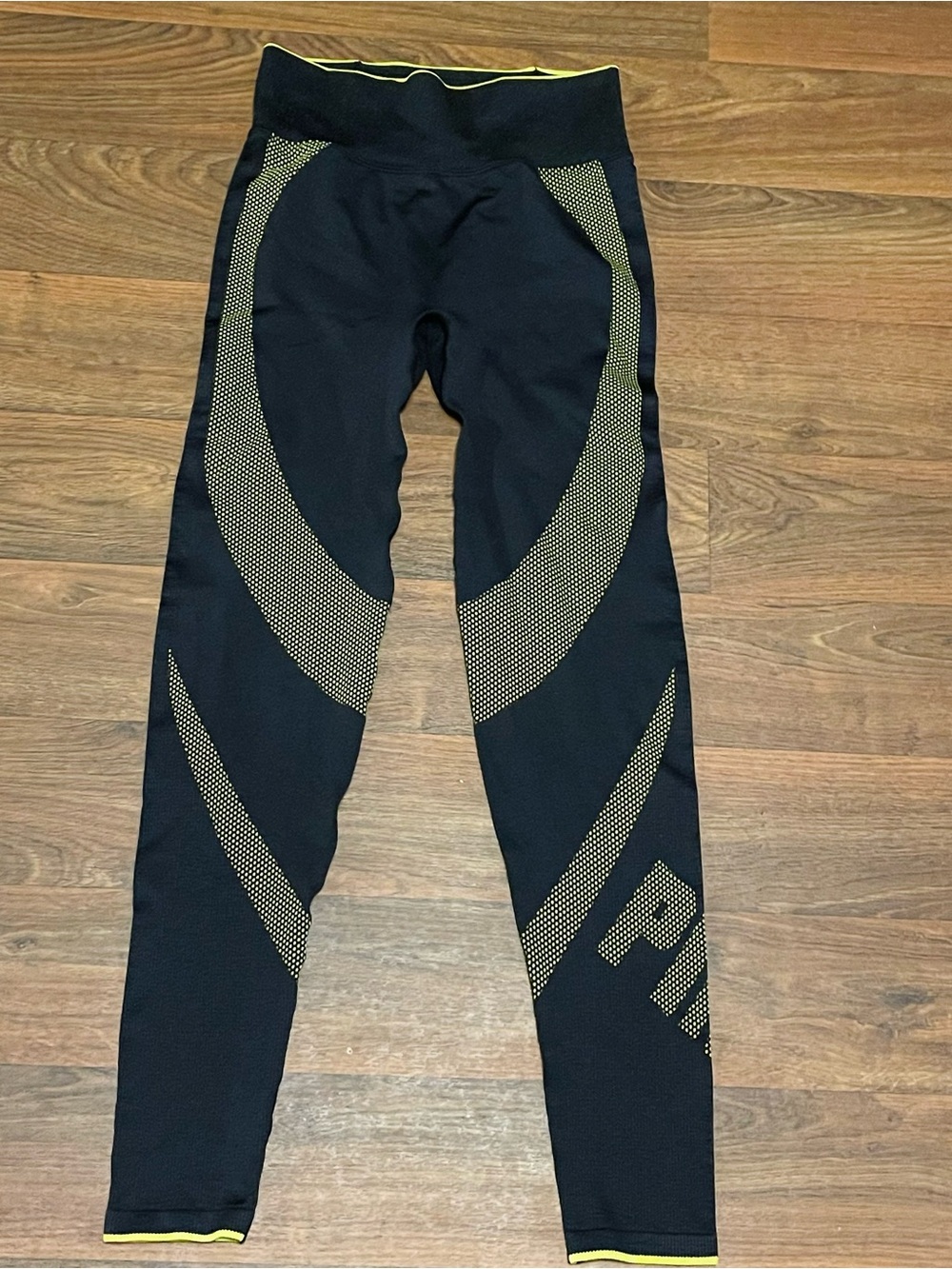 Victoria’s Secret PINK Active Leggings Size Small